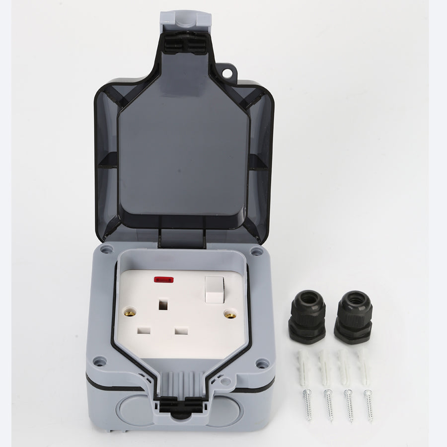 Waterproof 13A Single BS Socket with Switch - Single Pack