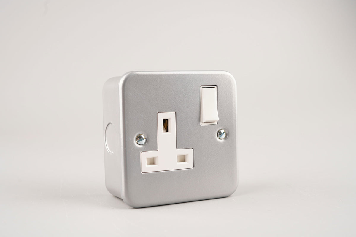 13A Metal Clad Single Wall Socket with Switch - Single Pack